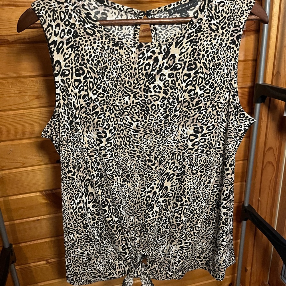 ADRIANNA PAPELL Leopard Print Sleeveless Top with knot